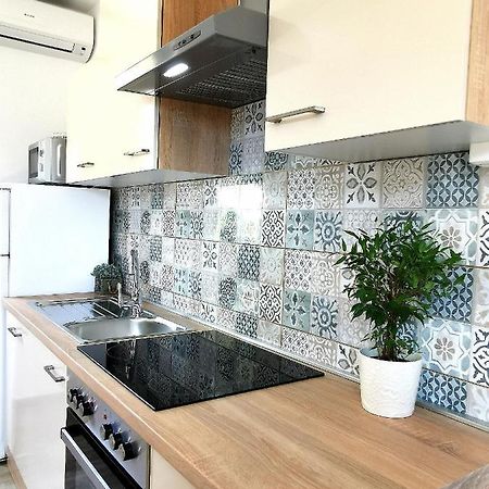 Apartments Lucia Паг Екстер'єр фото