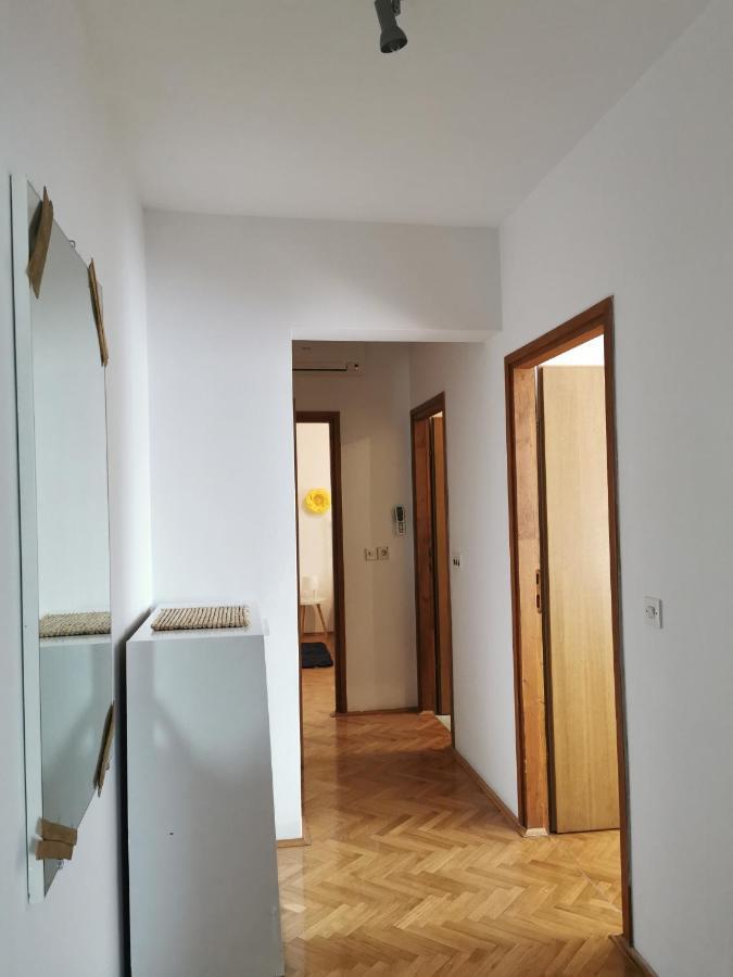 Apartments Lucia Паг Екстер'єр фото