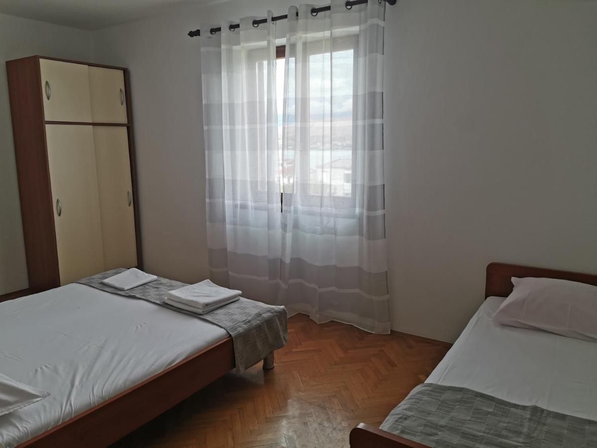 Apartments Lucia Паг Екстер'єр фото