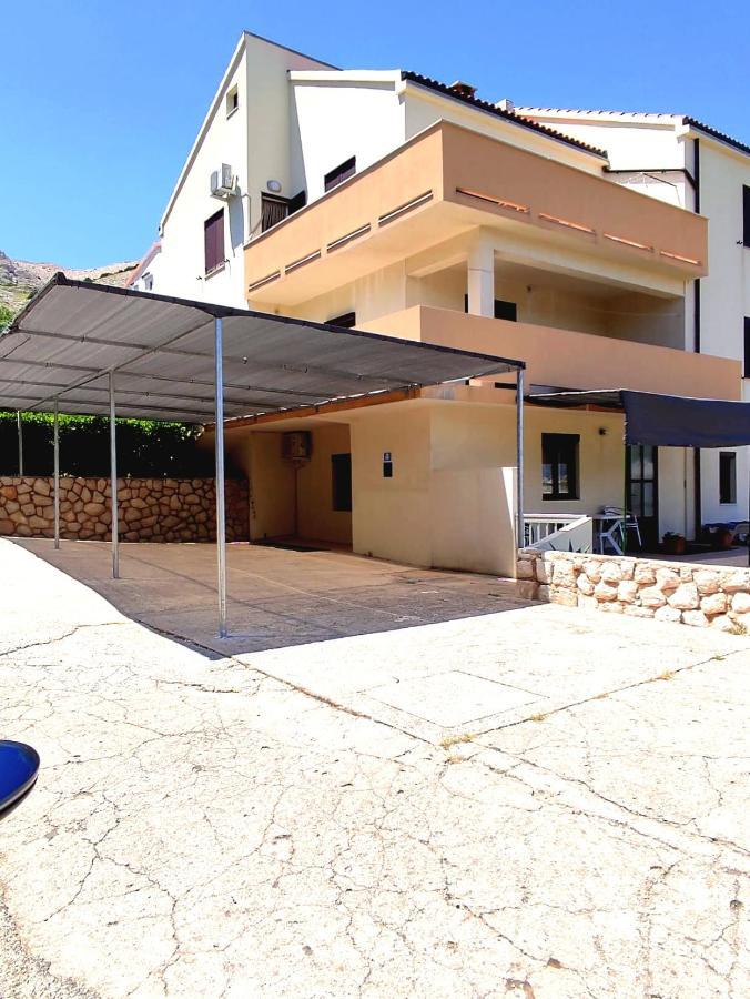 Apartments Lucia Паг Екстер'єр фото