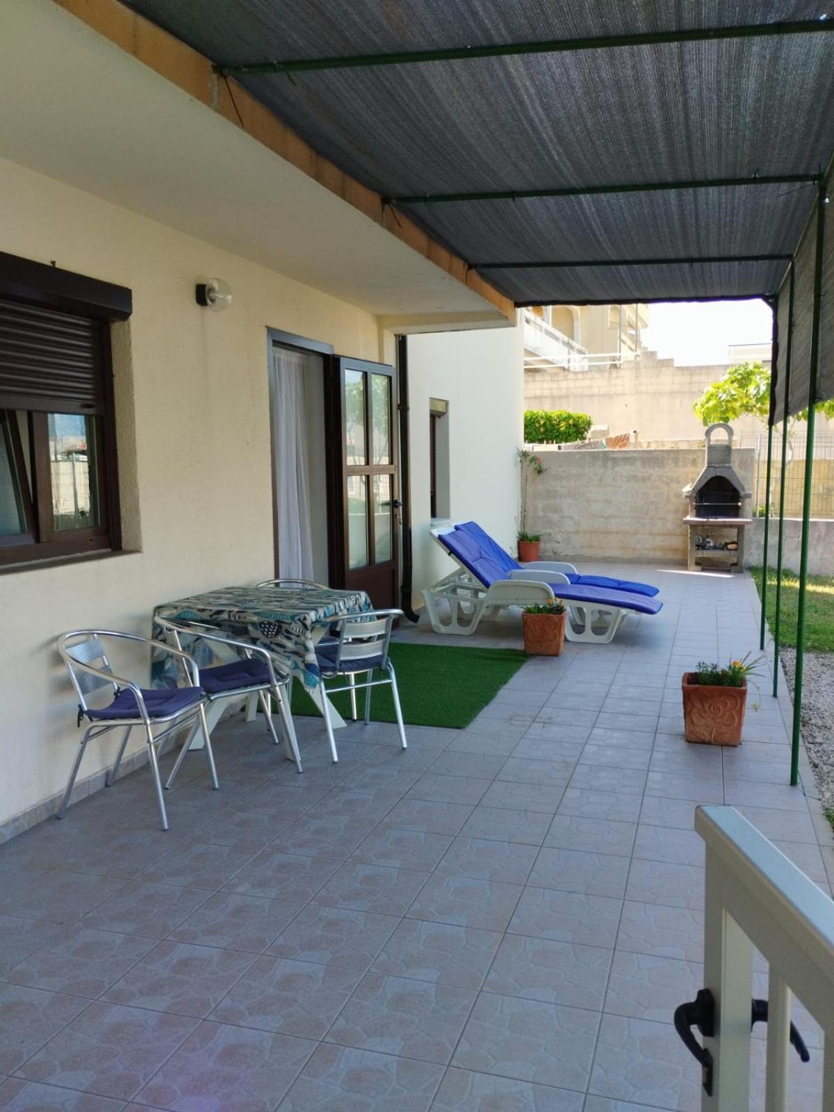 Apartments Lucia Паг Екстер'єр фото
